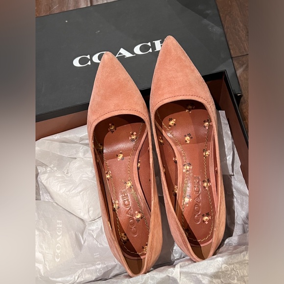 Coach heel - Picture 1 of 4